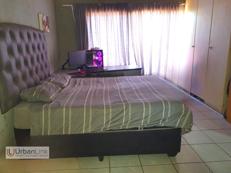 3 Bedroom Property for Sale in Safari Gardens North West